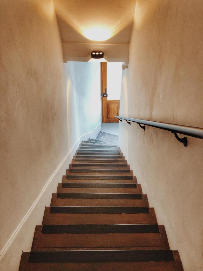 Les Roches : Maison De Caractere Pour 15 Personnes Saint-Romain (Cote-d'or)